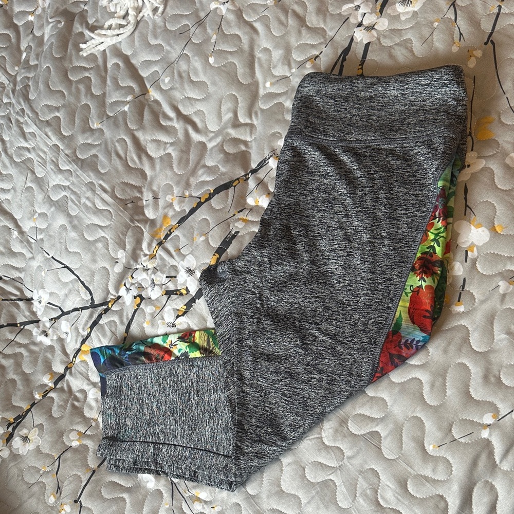 Lularoe Jade Workout Active Athletic Crop leggings